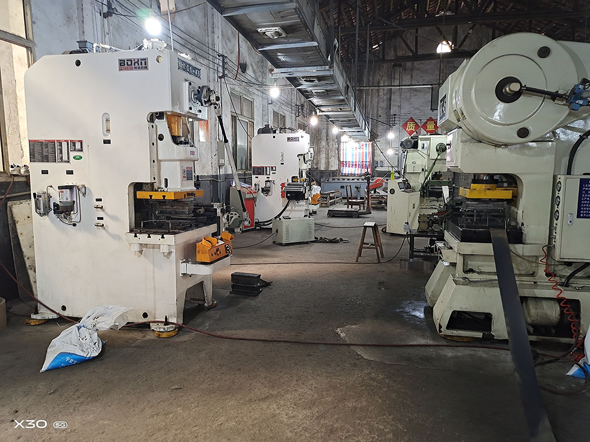 金屬散堆車(chē)間